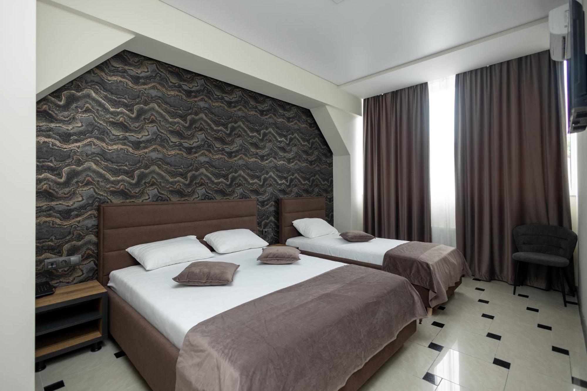 Iris Hotel Chişinău Esterno foto